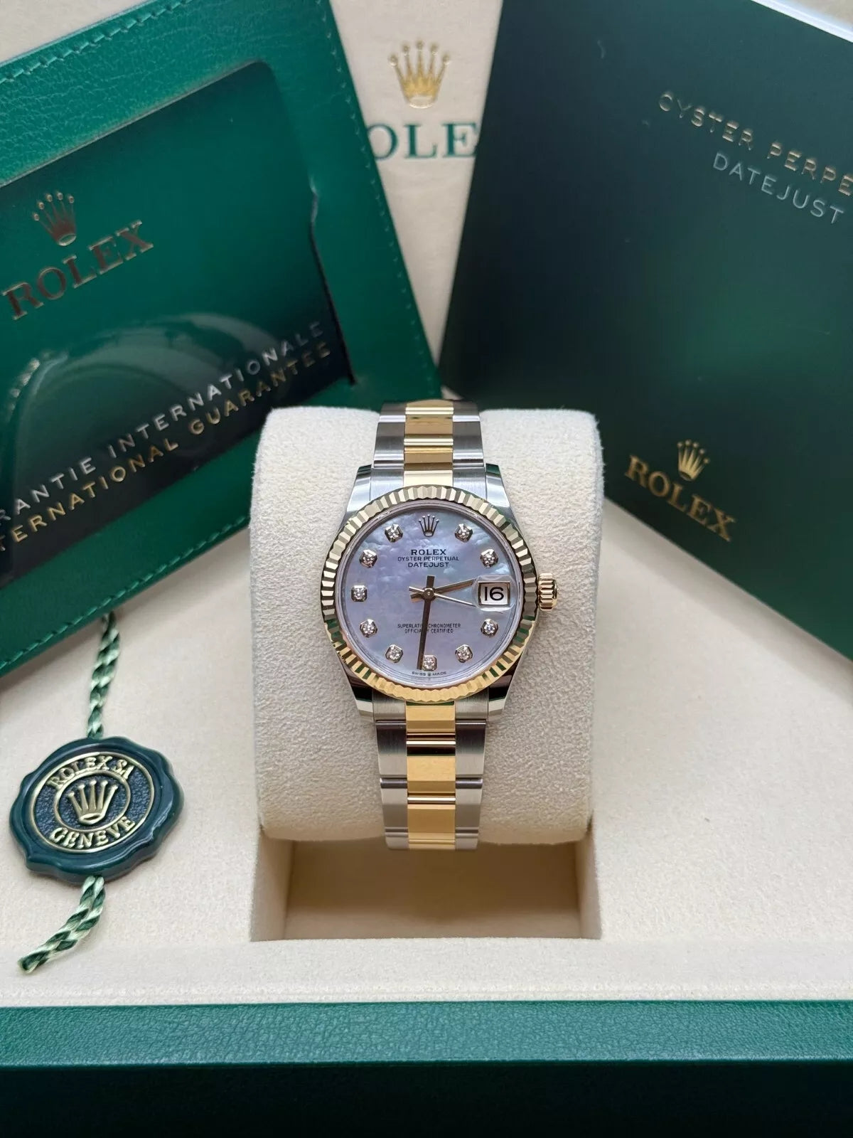 Rolex Datejust m278273-0027/0028 31mm White Mother-of-Pearl Dial Stainless Steel and Yellow Gold Oyster Watch - Image 3