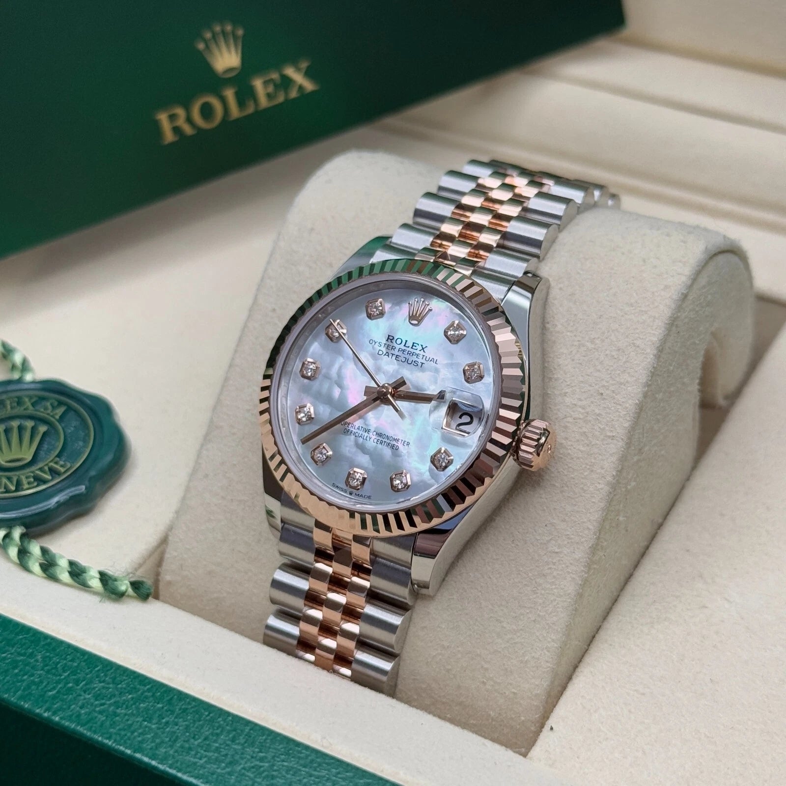Rolex Lady-Datejust 28mm 279171 White Mother Of Pearl Diamond Oyster Stainless Steel and Rose Gold - Image 8