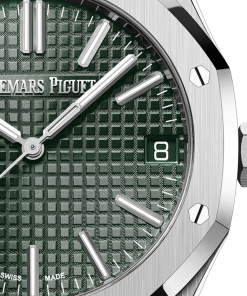 Alternative view of Audemars Piguet ROYAL OAK Khaki Green Dial 41mm