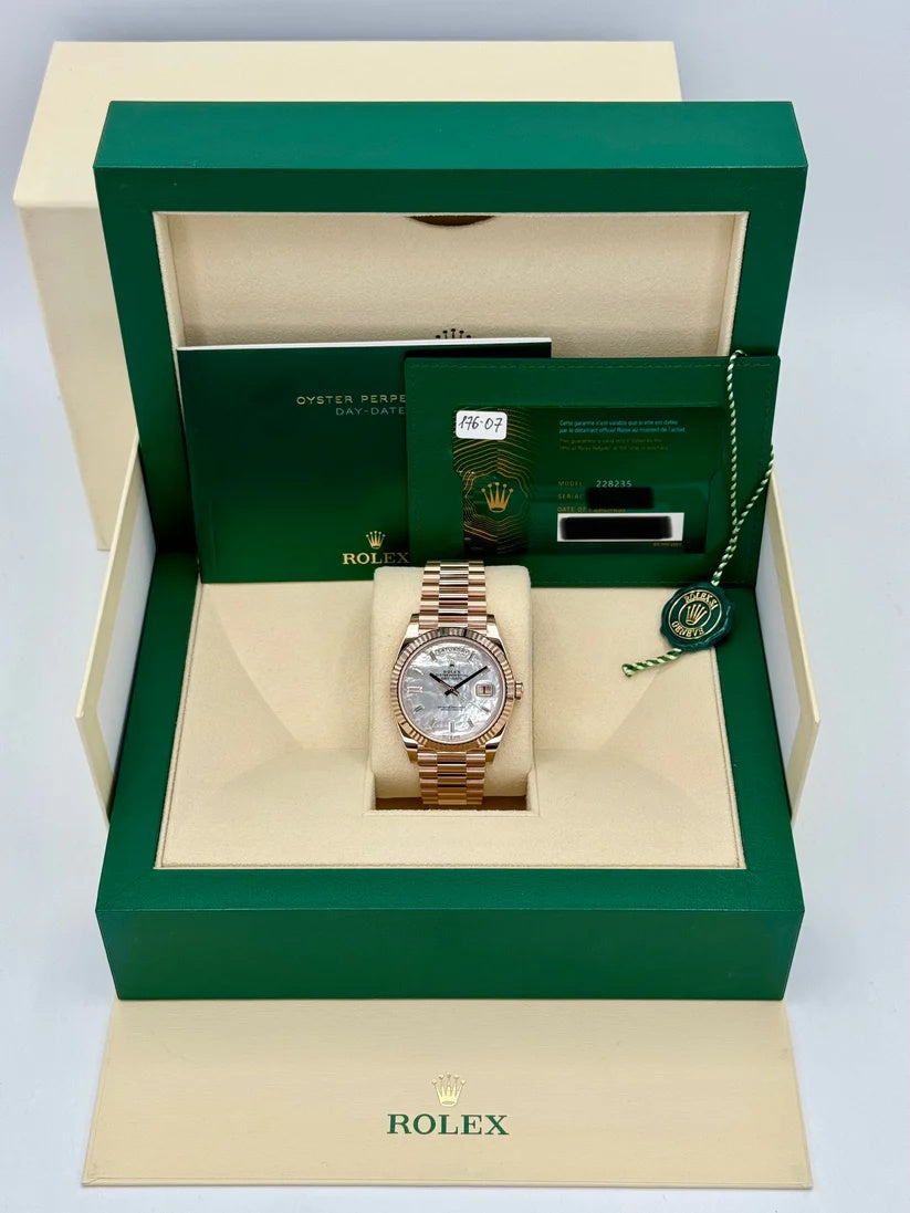 Rolex Day-Date President 40mm Everose Gold Mother of Pearl Diamond Baguette Dial - 228235 - Image 7