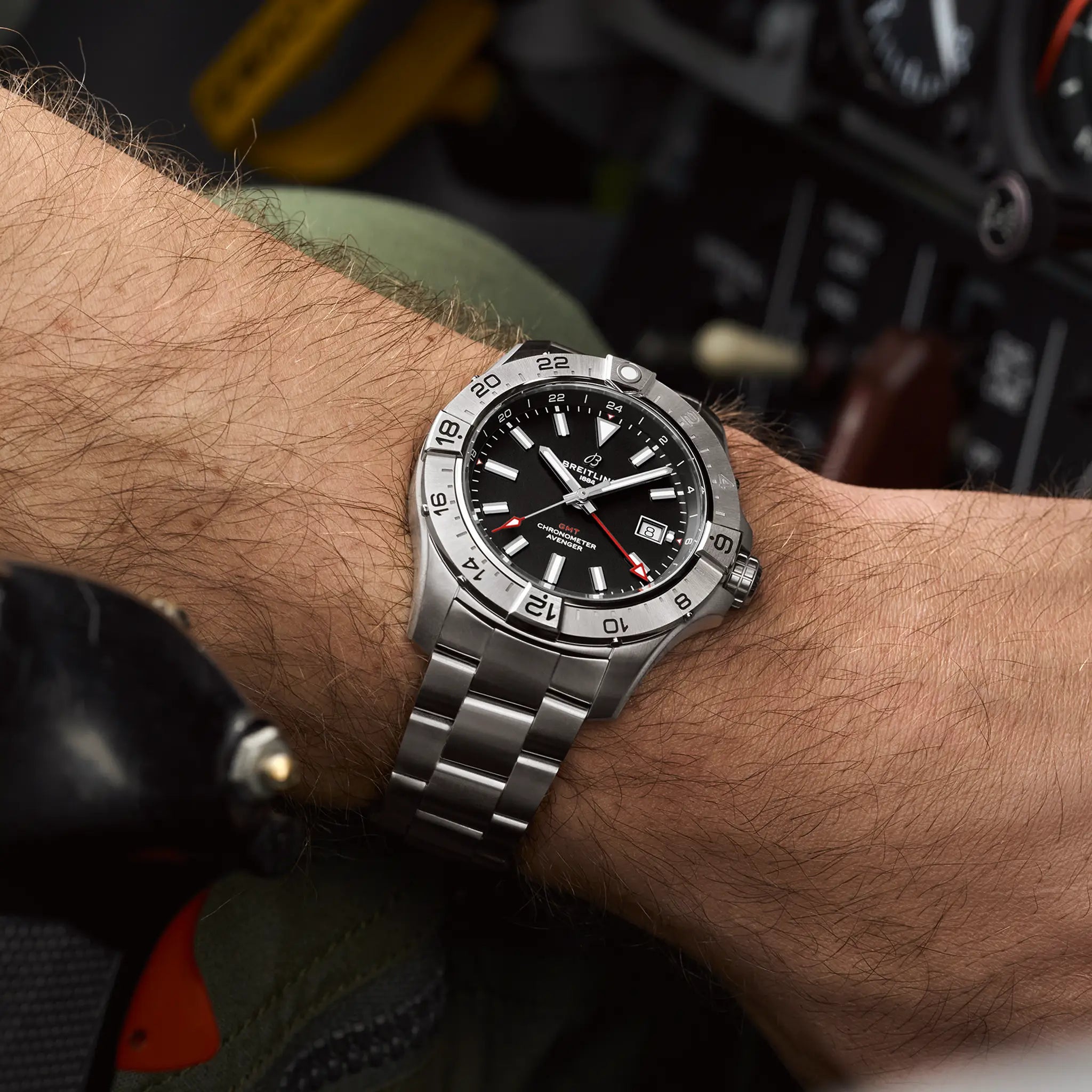Breitling Avenger Automatic GMT 44mm A32320101B1A1 - Image 4