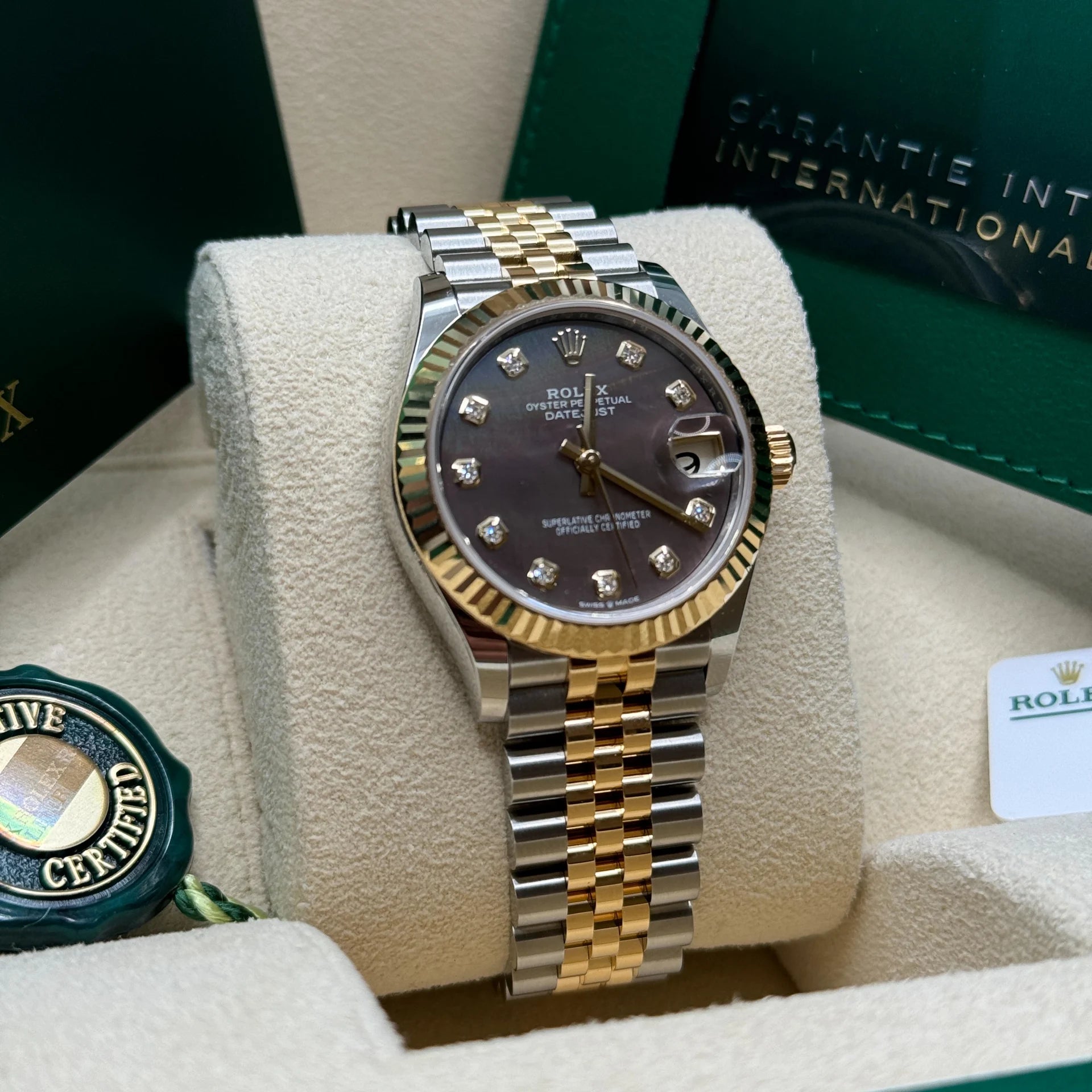 Rolex Datejust m278273-0023/0024 31mm Black Mother-of-Pearl Dial Stainless Steel and Yellow Gold Oyster Watch - Image 4