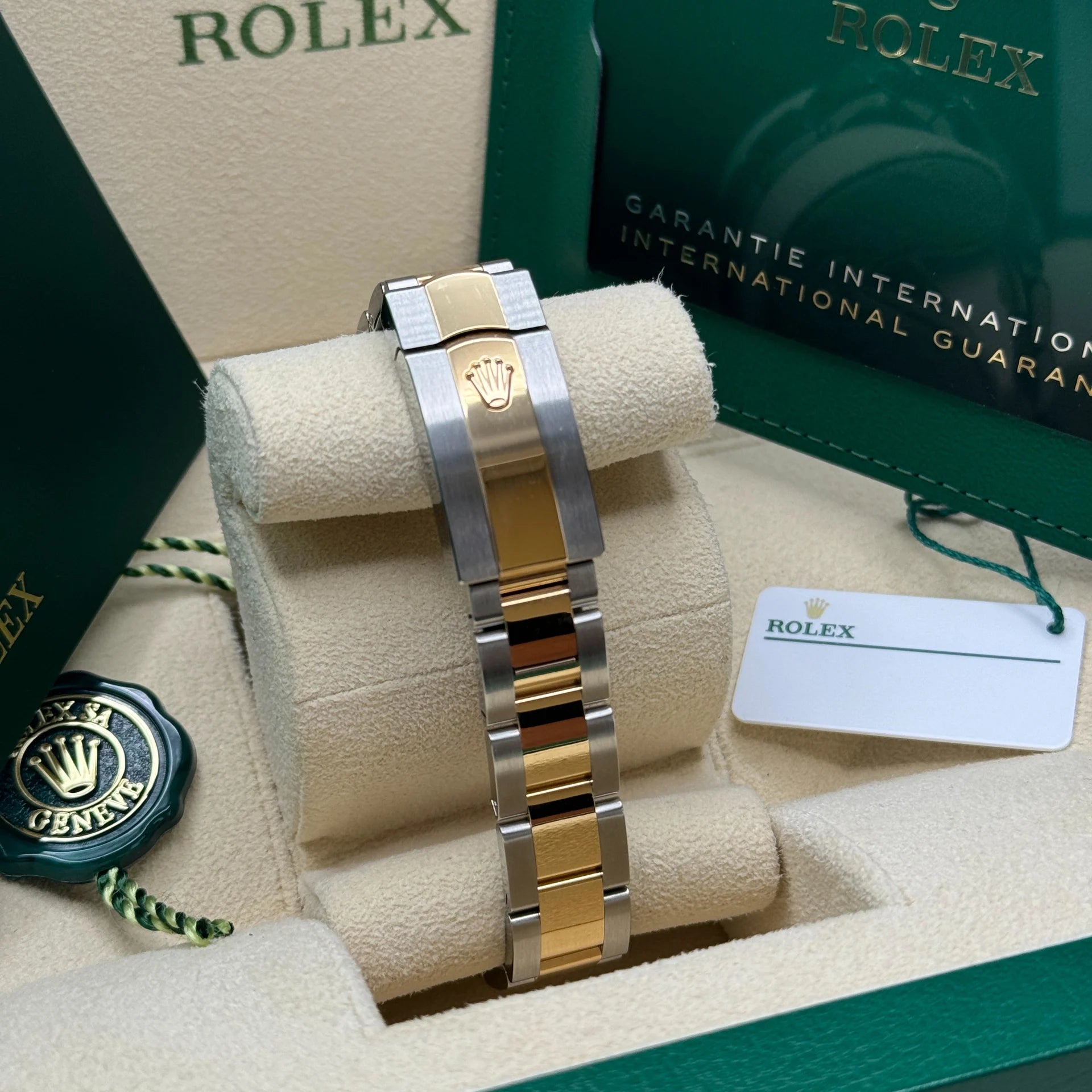 Rolex Datejust m278273-0013/0014 31mm Champagne Dial Stainless Steel and Yellow Gold Oyster Watch - Image 2