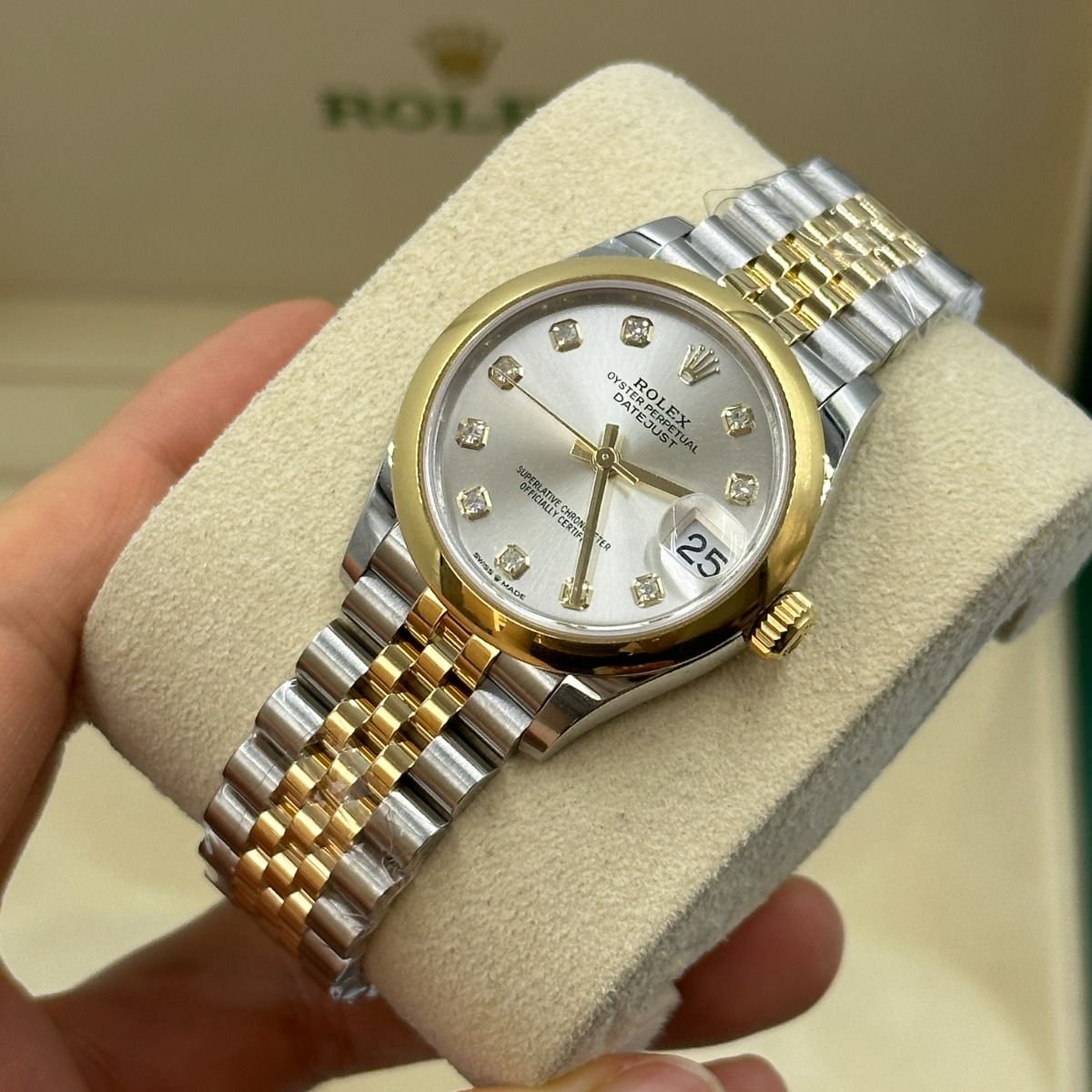 Rolex Datejust m278243-0019/0020 31mm Silver Dial Yellow Rolesor Oyster Watch - Image 10