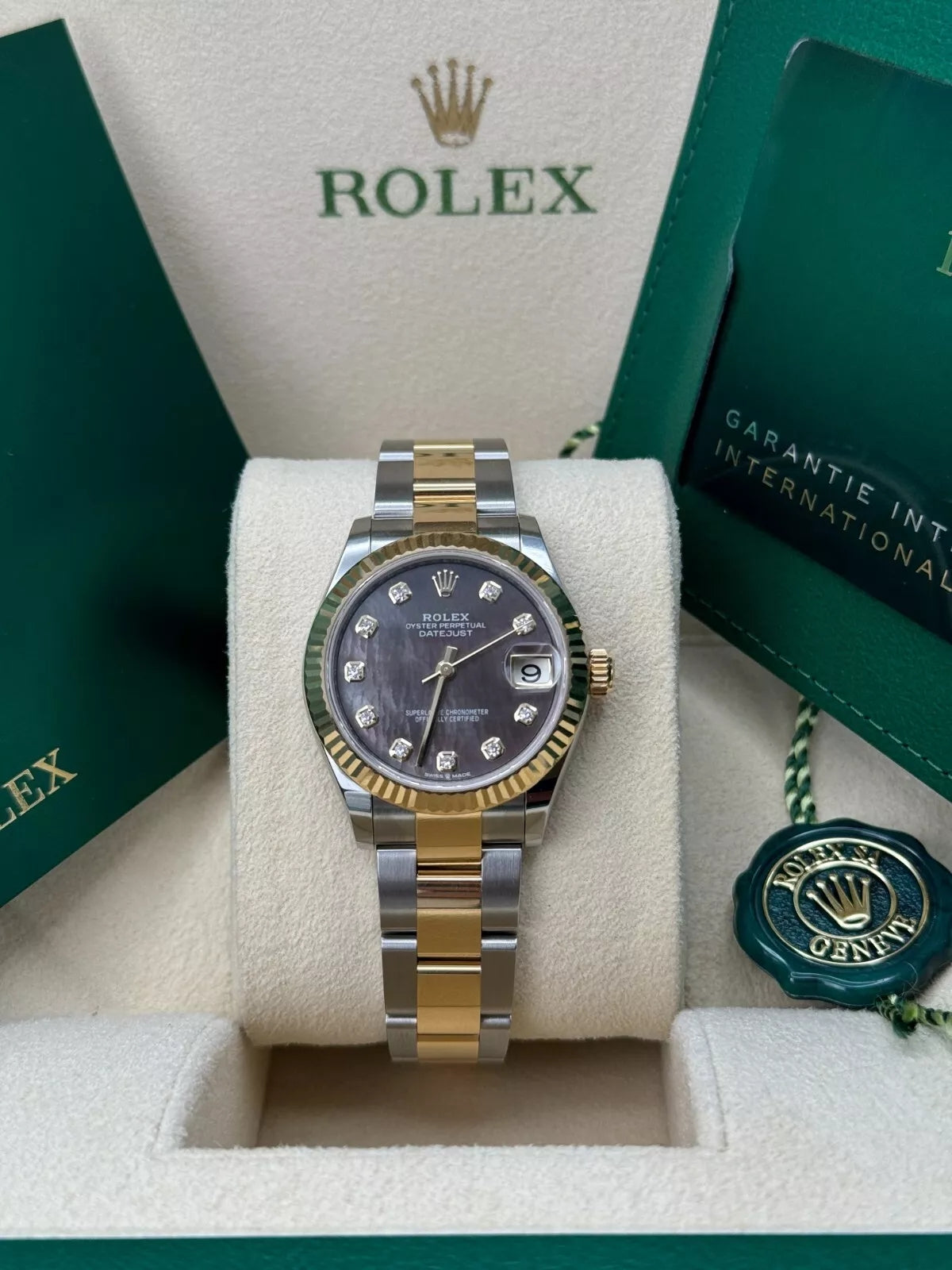 Rolex Datejust m278273-0023/0024 31mm Black Mother-of-Pearl Dial Stainless Steel and Yellow Gold Oyster Watch - Image 2